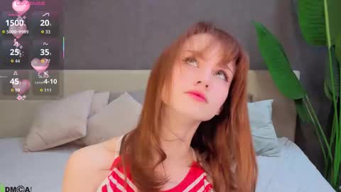 Snapshot of molly_rougge chatting on October 6, 1:25 am Molly online show from October 6, 1:25 am