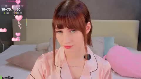 Snapshot of molly_rougge chatting on November 7, 12:43 am Molly online show from November 7, 12:43 am