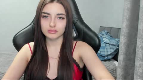 Molly online show from March 12, 11:55 pm