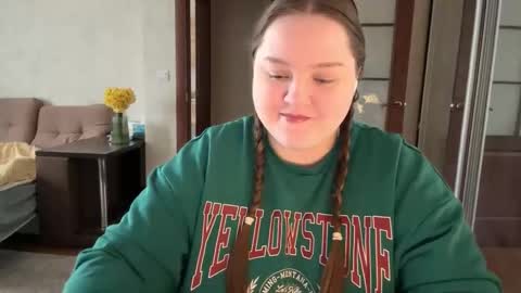 Snapshot of mollyas chatting on May 1, 2:21 pm Alice online show from May 1, 2:21 pm