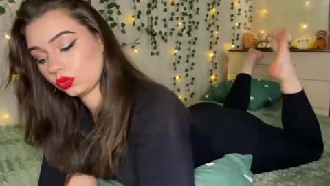 Molly online show from July 18, 11:25 am