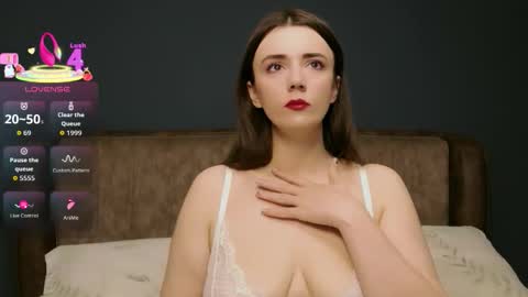 Molly online show from June 1, 8:43 pm