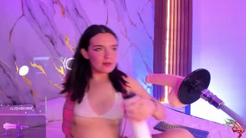 New girl Emily Valentina  Michelle online show from October 21, 7:58 pm