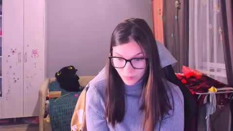  KIRA  online show from February 3, 1:37 am