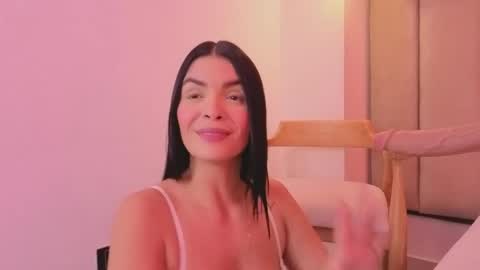 Snapshot of mollyrosse1 chatting on June 4, 11:16 am mollyrosse1 online show from June 4, 11:16 am