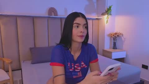Snapshot of mollyrosse1 chatting on June 21, 1:24 pm mollyrosse1 online show from June 21, 1:24 pm