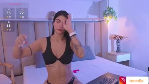 Snapshot of mollyrosse1 chatting on August 2, 1:20 pm mollyrosse1 online show from August 2, 1:20 pm