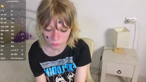 mollysally online show from June 16, 4:15 am