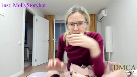 AngelMomm online show from April 20, 4:43 pm