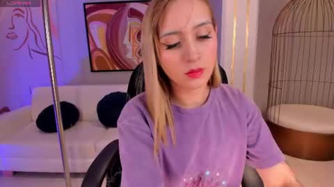 Molly Sunders online show from June 19, 8:23 pm