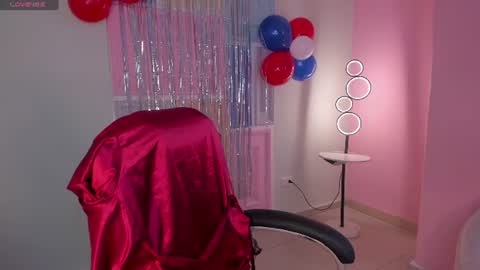 Molly Sunders online show from July 4, 8:59 pm
