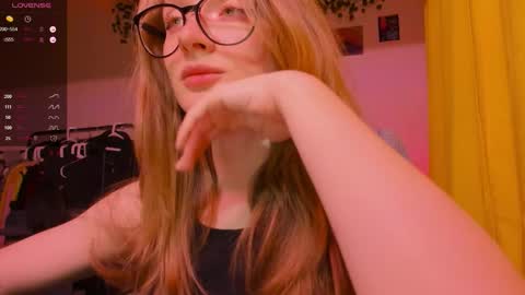 Snapshot of mollytucker chatting on November 30, 4:55 pm mollytucker online show from November 30, 4:55 pm