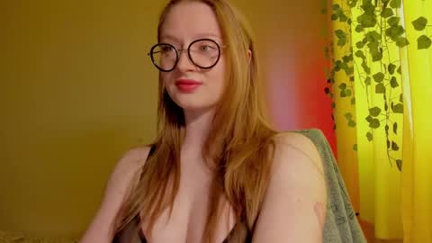 Snapshot of mollytucker chatting on May 11, 2:12 pm mollytucker online show from May 11, 2:12 pm