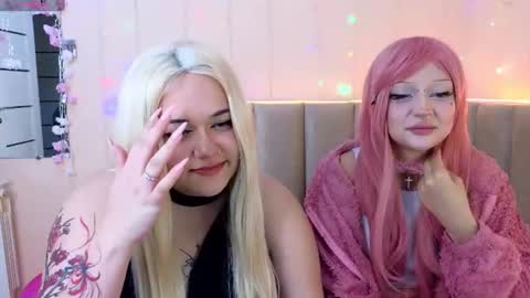 Snapshot of mollyxxdoll chatting on July 15, 7:13 am Molly online show from July 15, 7:13 am