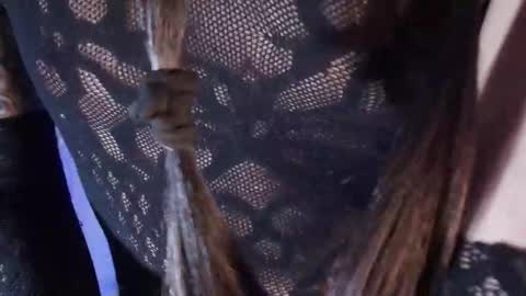 Snapshot of mollyycrystal chatting on October 30, 7:32 am mollyycrystal online show from October 30, 7:32 am