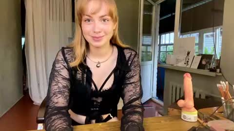 Snapshot of molyangel chatting on June 26, 4:55 pm Oksana online show from June 26, 4:55 pm
