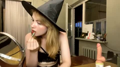 Snapshot of molyangel chatting on July 12, 5:15 pm Oksana online show from July 12, 5:15 pm