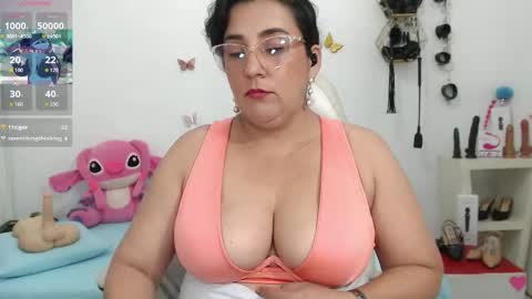 Snapshot of mom_17 chatting on May 15, 11:01 pm Celeste online show from May 15, 11:01 pm