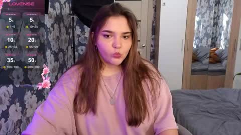 Leah online show from February 4, 11:38 am