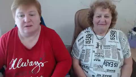 Snapshot of mommy99x chatting on March 31, 7:42 am Mommy99X online show from March 31, 7:42 am