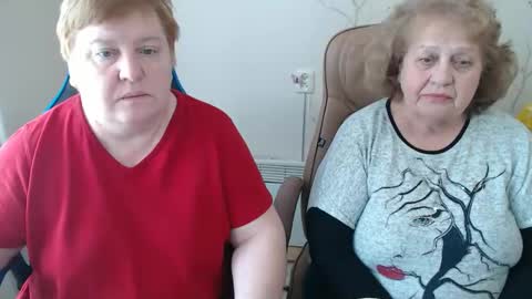 Snapshot of mommy99x chatting on April 7, 10:05 am Mommy99X online show from April 7, 10:05 am