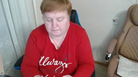 Snapshot of mommy99x chatting on April 14, 6:36 pm Mommy99X online show from April 14, 6:36 pm