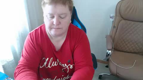 Snapshot of mommy99x chatting on April 27, 8:45 am Mommy99X online show from April 27, 8:45 am