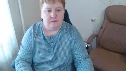 Snapshot of mommy99x chatting on May 12, 8:22 am Mommy99X online show from May 12, 8:22 am