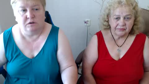Snapshot of mommy99x chatting on July 15, 7:02 am Mommy99X online show from July 15, 7:02 am