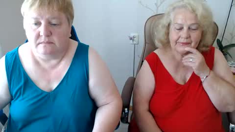 Snapshot of mommy99x chatting on July 21, 7:11 am Mommy99X online show from July 21, 7:11 am