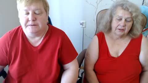 Snapshot of mommy99x chatting on July 27, 7:48 am Mommy99X online show from July 27, 7:48 am