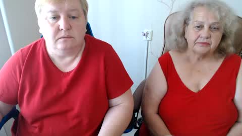 Snapshot of mommy99x chatting on July 29, 8:12 am Mommy99X online show from July 29, 8:12 am