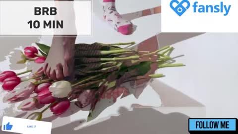 Snapshot of mommy_cum chatting on December 25, 2:14 am Mommy online show from December 25, 2:14 am