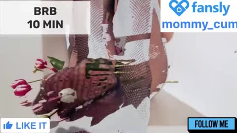 Snapshot of mommy_cum chatting on December 25, 5:16 am Mommy online show from December 25, 5:16 am