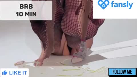 Snapshot of mommy_cum chatting on December 27, 2:14 am Mommy online show from December 27, 2:14 am