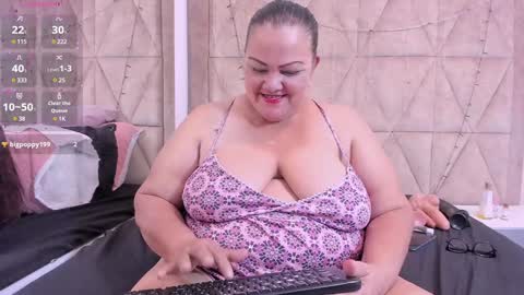 Snapshot of mommy_cute chatting on December 27, 4:47 am Jelitza online show from December 27, 4:47 am