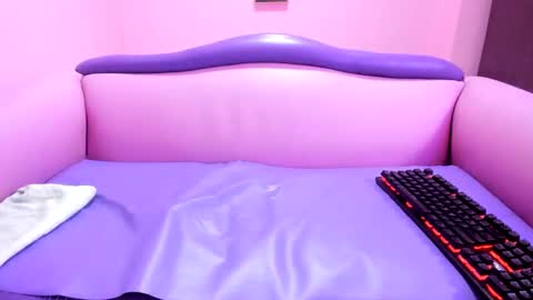 Snapshot of mommy_dirty_squirt chatting on November 7, 11:43 am carolina online show from November 7, 11:43 am