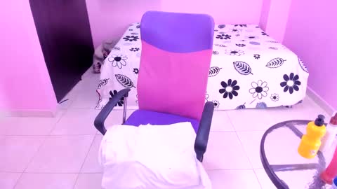 Snapshot of mommy_whore_slut chatting on September 11, 1:11 pm call me slut online show from September 11, 1:11 pm