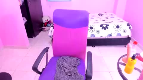 Snapshot of mommy_whore_slut chatting on October 4, 8:51 pm call me slut online show from October 4, 8:51 pm