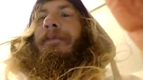 Snapshot of mommyissues2386 chatting on December 26, 1:40 am Richard Sheridan online show from December 26, 1:40 am