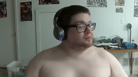 Snapshot of momo_jakes chatting on September 24, 4:27 am Jacob S. online show from September 24, 4:27 am