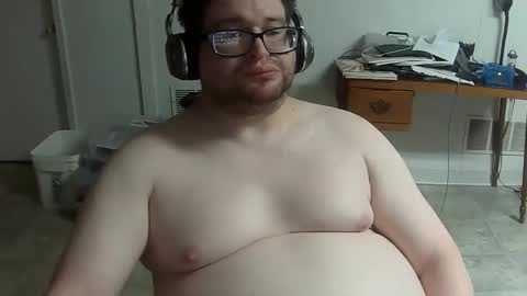 Snapshot of momo_jakes chatting on October 3, 5:04 am Jacob S. online show from October 3, 5:04 am