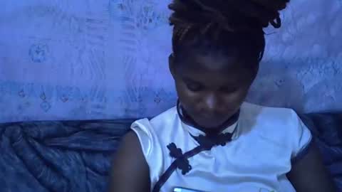 momsdoll online show from January 14, 6:30 am