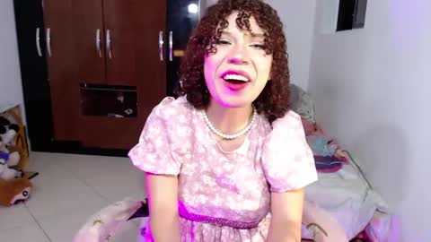 Snapshot of mon_belle chatting on September 26, 4:16 am Jessie online show from September 26, 4:16 am