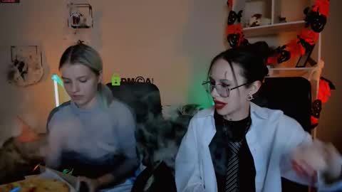 Mona  online show from October 20, 7:14 pm