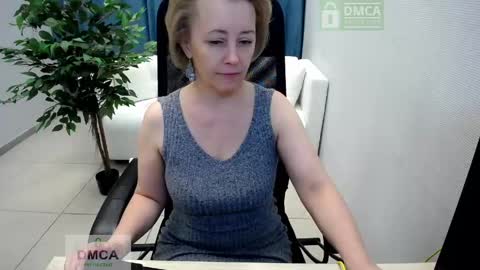Mona online show from April 26, 9:18 am