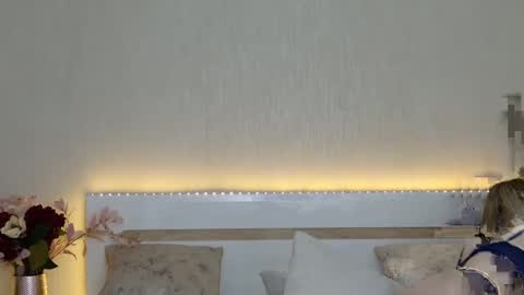 Snapshot of monaxxx_ chatting on December 25, 12:15 pm Monaxxx online show from December 25, 12:15 pm