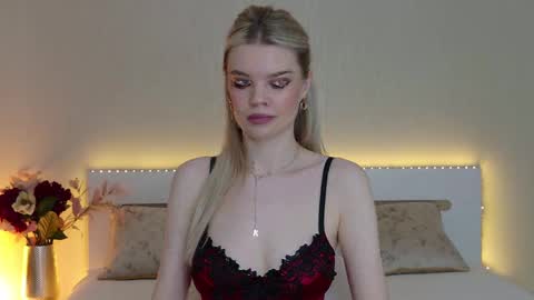 Snapshot of monaxxx_ chatting on December 30, 1:14 pm Monaxxx online show from December 30, 1:14 pm