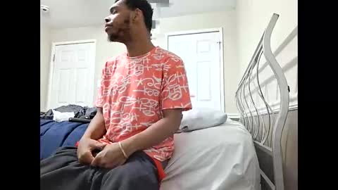 moneyboysaveg548 online show from March 4, 11:22 pm