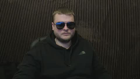 Snapshot of moneycumshot chatting on February 24, 4:49 pm Alex online show from February 24, 4:49 pm